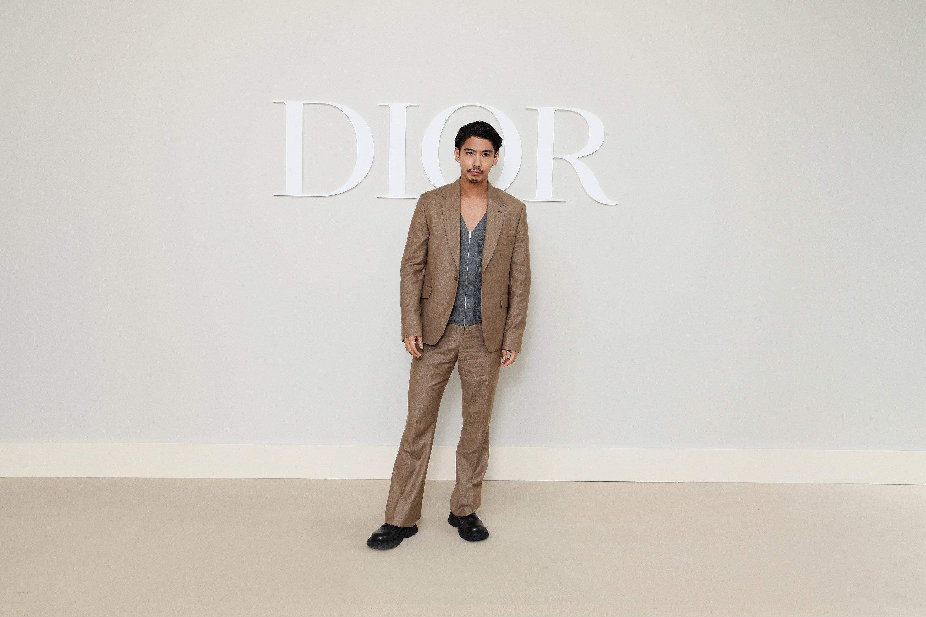 賀来賢人＆チャ・ウヌ＆TOMORROW X TOGETHERら、フランス・パリで「Dior」フロントロウ彩る