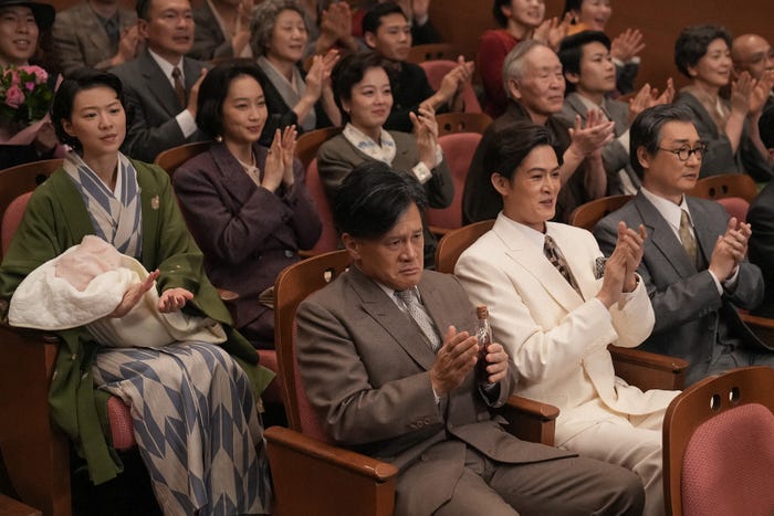 片山友希、清水くるみ、橋本じゅん、伊原六花、新納慎也、安井順平「ブギウギ」最終話(C)NHK