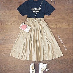 秋はシックに♡〈ミモレ丈スカート〉スタイリング術