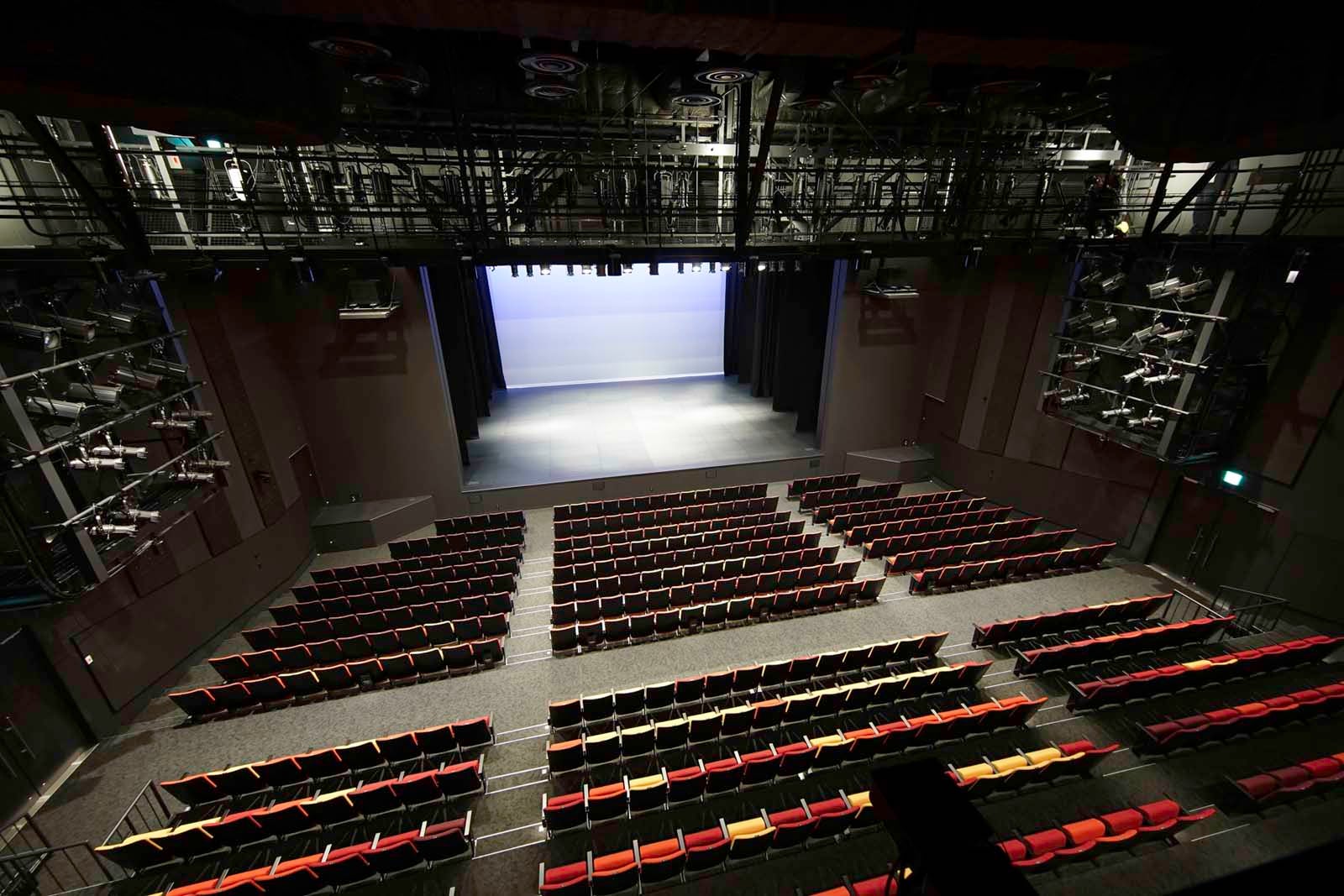 「IMM  THEATER」（提供写真）