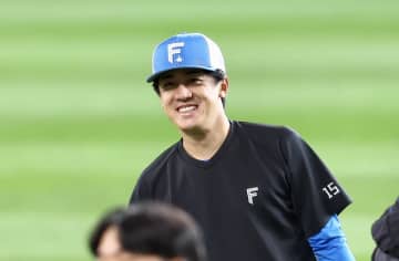 侍ジャパン・北山が日本ハムに合流 仲間の拍手に笑顔 WBCで2試合救援登板、無失点