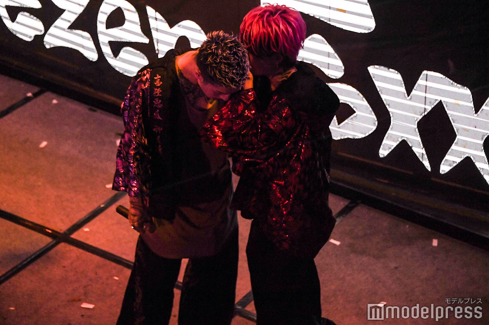 DJふぉい、DJまる 「レペゼン恐怖のカウントダウンライブ ～ガチで生配信～」（C）モデルプレス