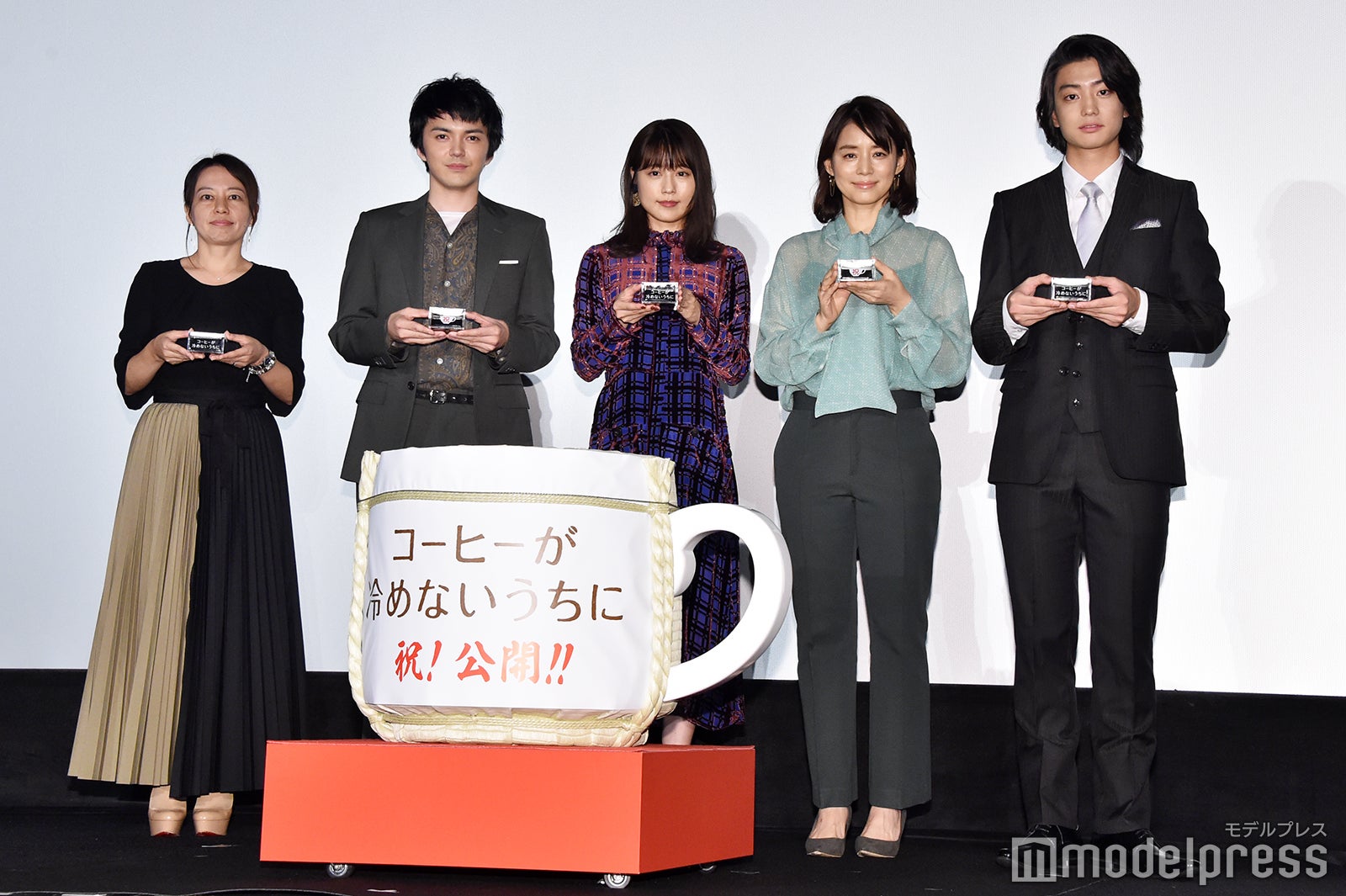 （左から）塚原あゆ子監督、林遣都、有村架純、石田ゆり子、伊藤健太郎 （C）モデルプレス