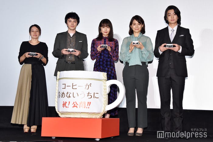 (左から)塚原あゆ子監督、林遣都、有村架純、石田ゆり子、伊藤健太郎 (C)モデルプレス
