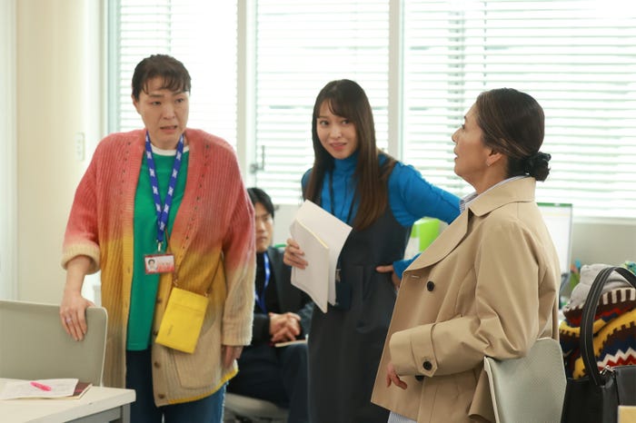 久保田磨希、広山詞葉、小泉今日子「続・続・最後から二番目の恋」第4話(C)フジテレビ