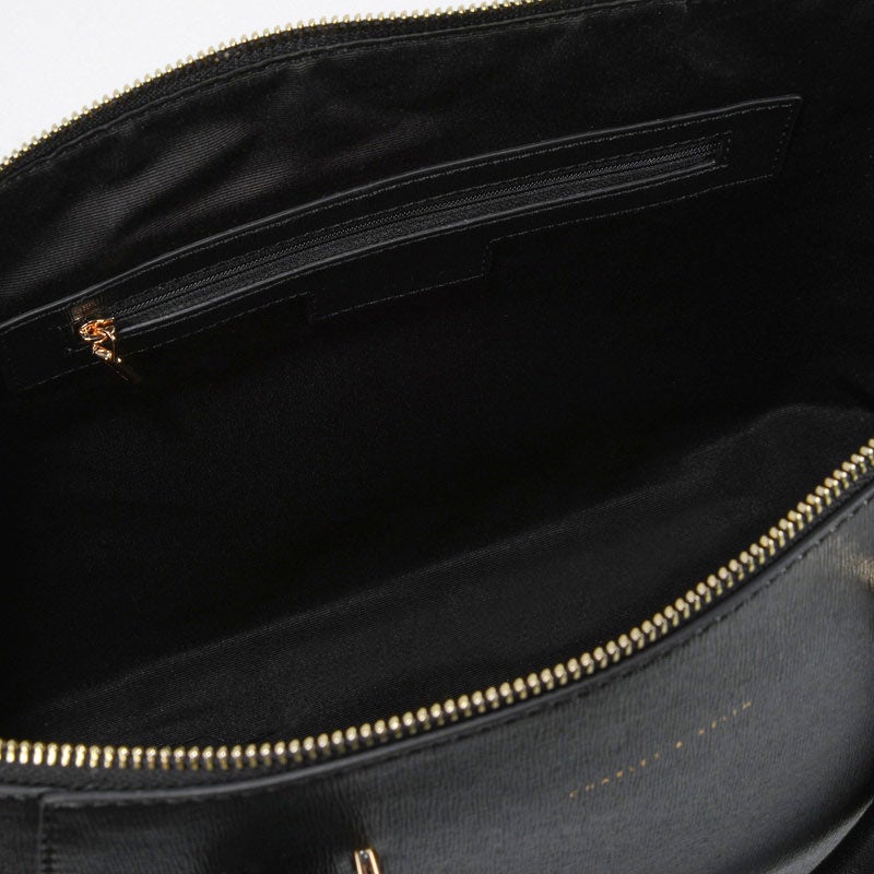 ラージカジュアルハンドバッグ「CHARLES & KEITH」7,290円（税込）／画像提供：CHARLES & KEITH