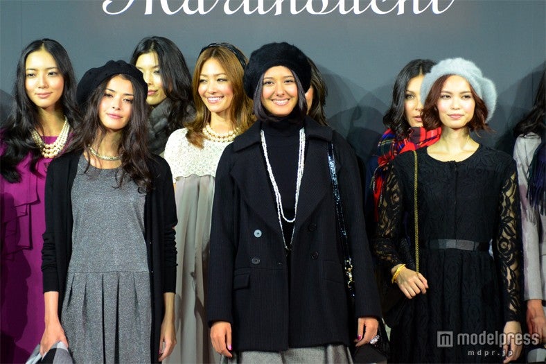 フィナーレ／浦浜アリサ（中央）