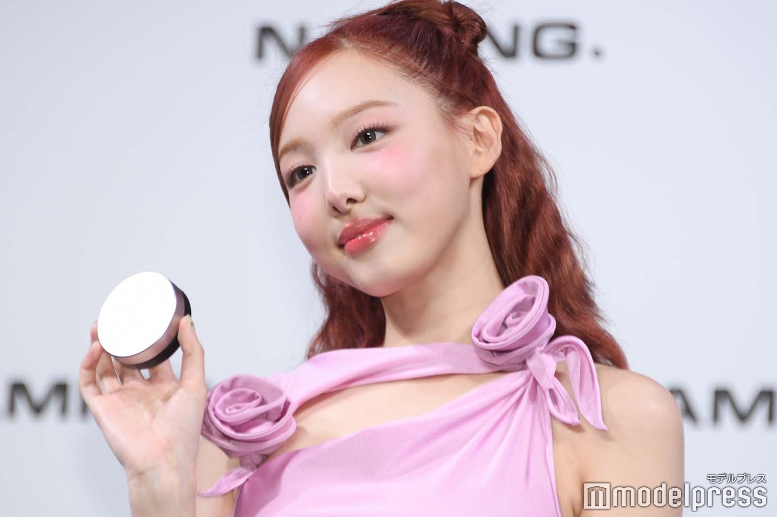 ナヨン（C）モデルプレス