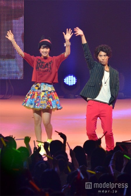 剛力彩芽、賀来賢人