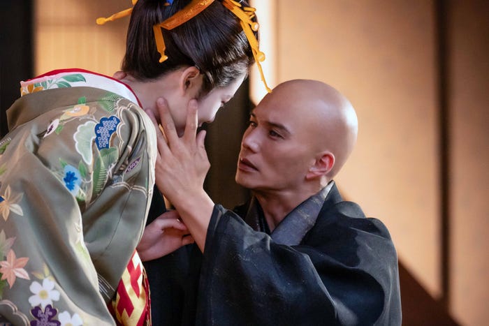 市原隼人、小芝風花「べらぼう~蔦重栄華乃夢噺~」第9話(C)NHK