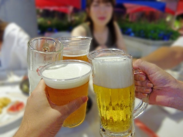 おいしいお酒とおつまみで盛り上がる「お酒とおつまみフェスティバル」／画像提供：アドギルド・ジャパン