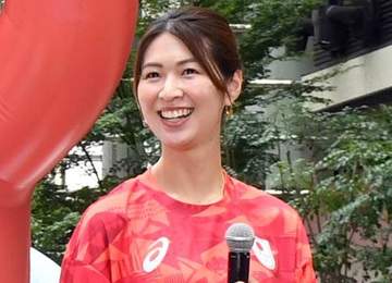 「ジャージにスニーカーはとてもしっくり」バレー女子元日本代表エース投稿にSNS反響「中学生くらいに戻ってる？」「癒される～」