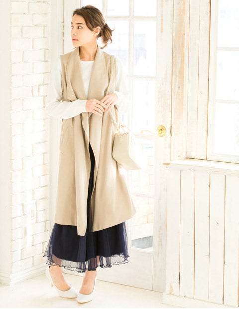 ノースリーブトレンチコート「Re:EDIT by GALSTAR」5,298円（税込）／画像提供：Re:EDIT by GALSTAR