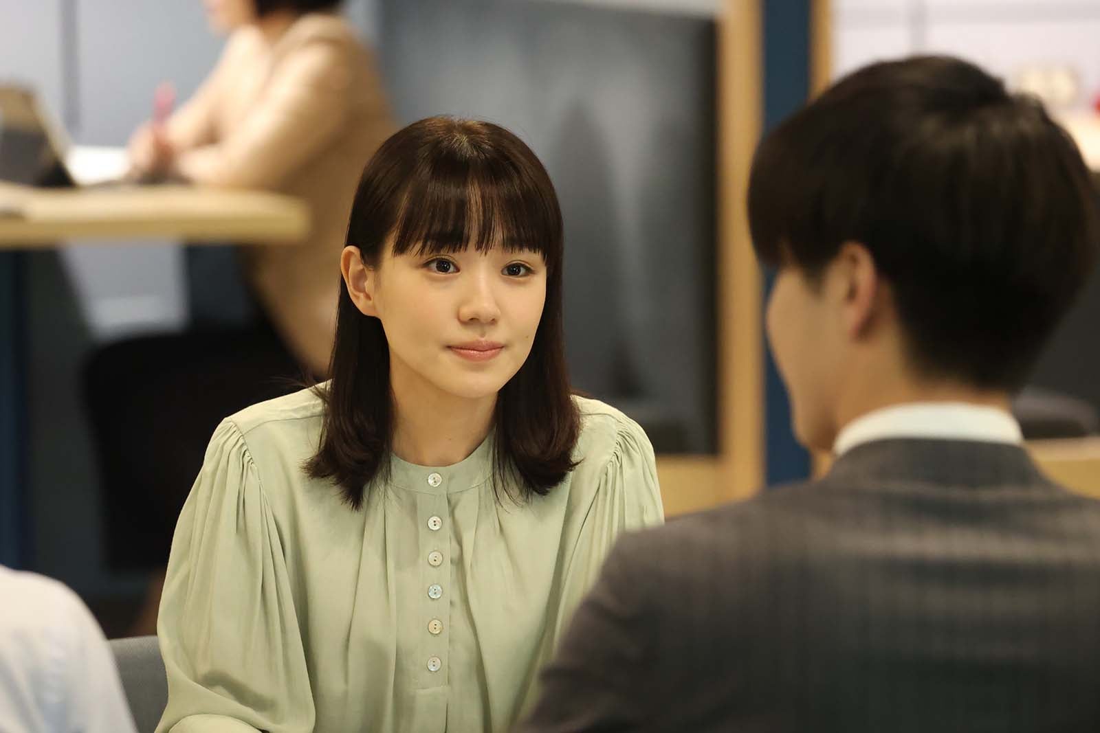 奈緒、岩田剛典「あなたがしてくれなくても」第10話より（C）フジテレビ