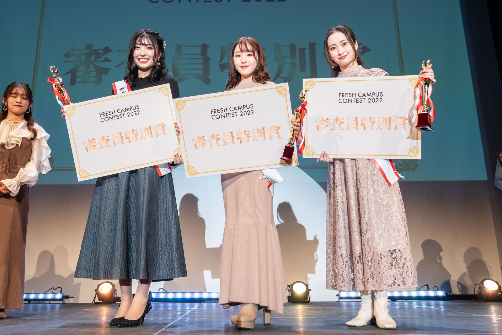 「FRESH CAMPUS CONTEST 2022」審査員特別賞：石原未彩、沖玲萌、花田ゆり（提供画像）