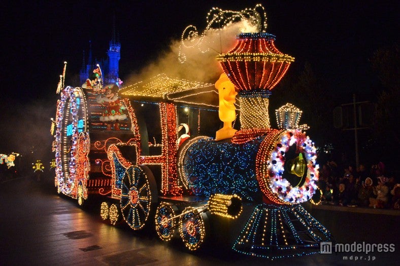 「東京ディズニーランド・エレクトリカルパレード・ドリームライツ」もクリスマス仕様に