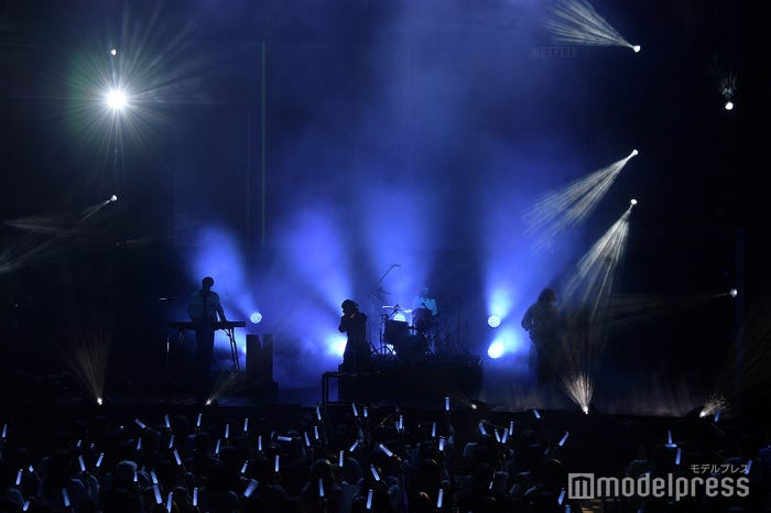 サプライズ登場したTENBLANK(左から)志尊淳、佐藤健、宮崎優、町田啓太(C)モデルプレス