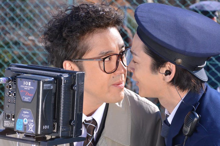 ムロツヨシ、中村倫也(C)日本テレビ