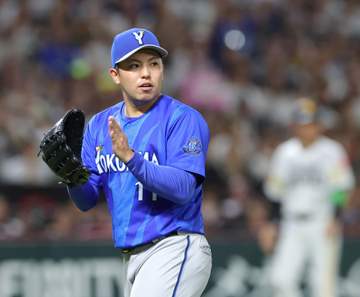DeNA・東が6回で4併殺の快投 無失点継続