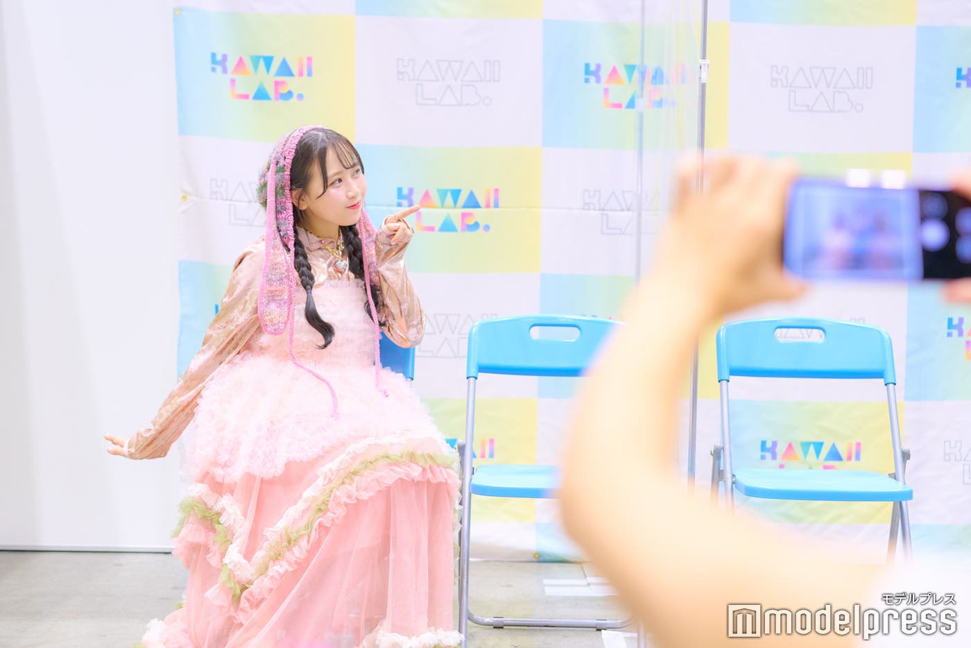 合成したい位置に移動して再度撮影(C)モデルプレス