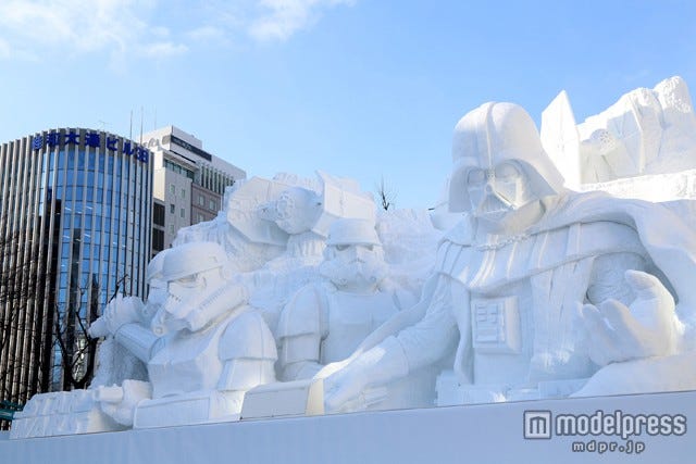 「雪のスター・ウォーズ」大雪像(C)2015Lucasfilm Ltd. & TM. All Rights Reserved.
