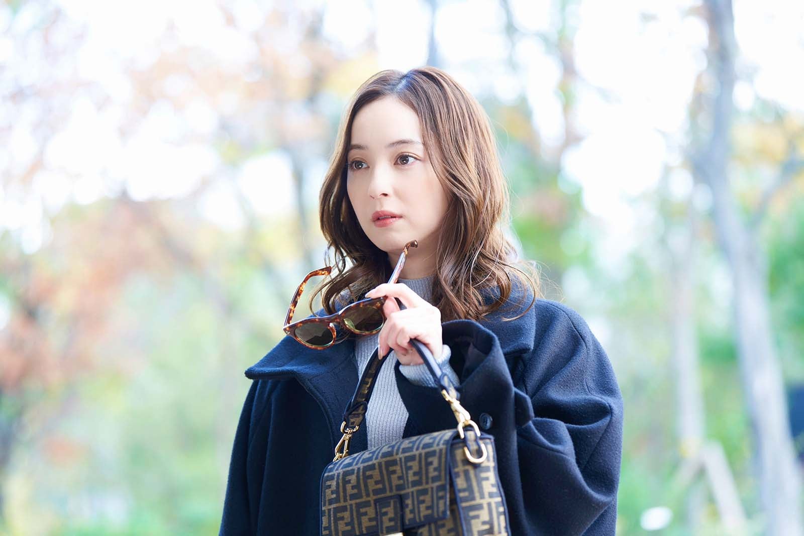 佐々木希「アイのない恋人たち」第1話より（C）ABCテレビ