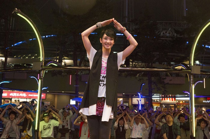 剛力彩芽 涙で 歌えなくなっちゃう どうしよう 初のラクーアライブでaダンス披露 モデルプレス