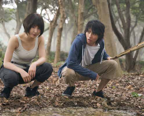 山崎賢人&土屋太鳳、不穏な空気漂う W主演「今際の国のアリス」場面写真公開