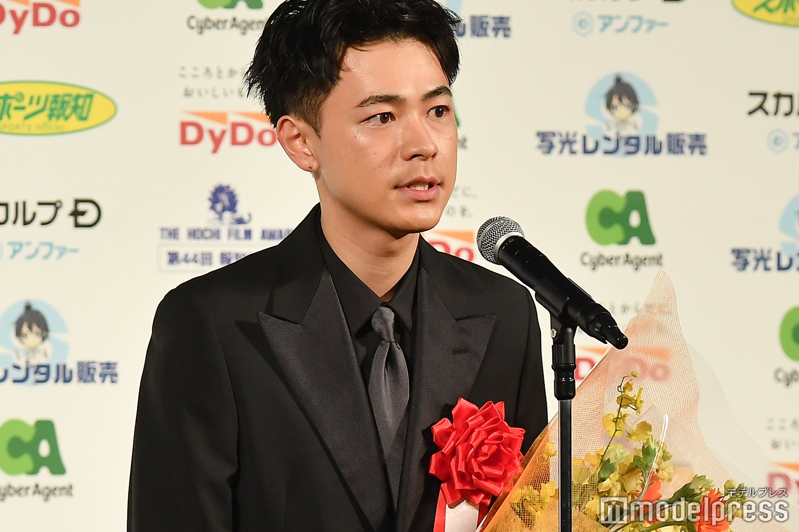 成田凌 不安の中で正解が出せたのかな 助演男優賞に 少しだけ自信 第44回報知映画賞 モデルプレス