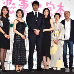 （左から）相武紗季、菅野美穂、阿部寛、天海祐希、富司純子、遊川和彦監督（C）モデルプレス