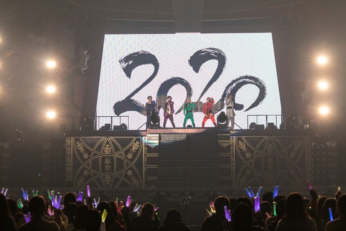 超特急(カメラマン:米山三郎、深野輝美、笹森健一、小坂茂雄)