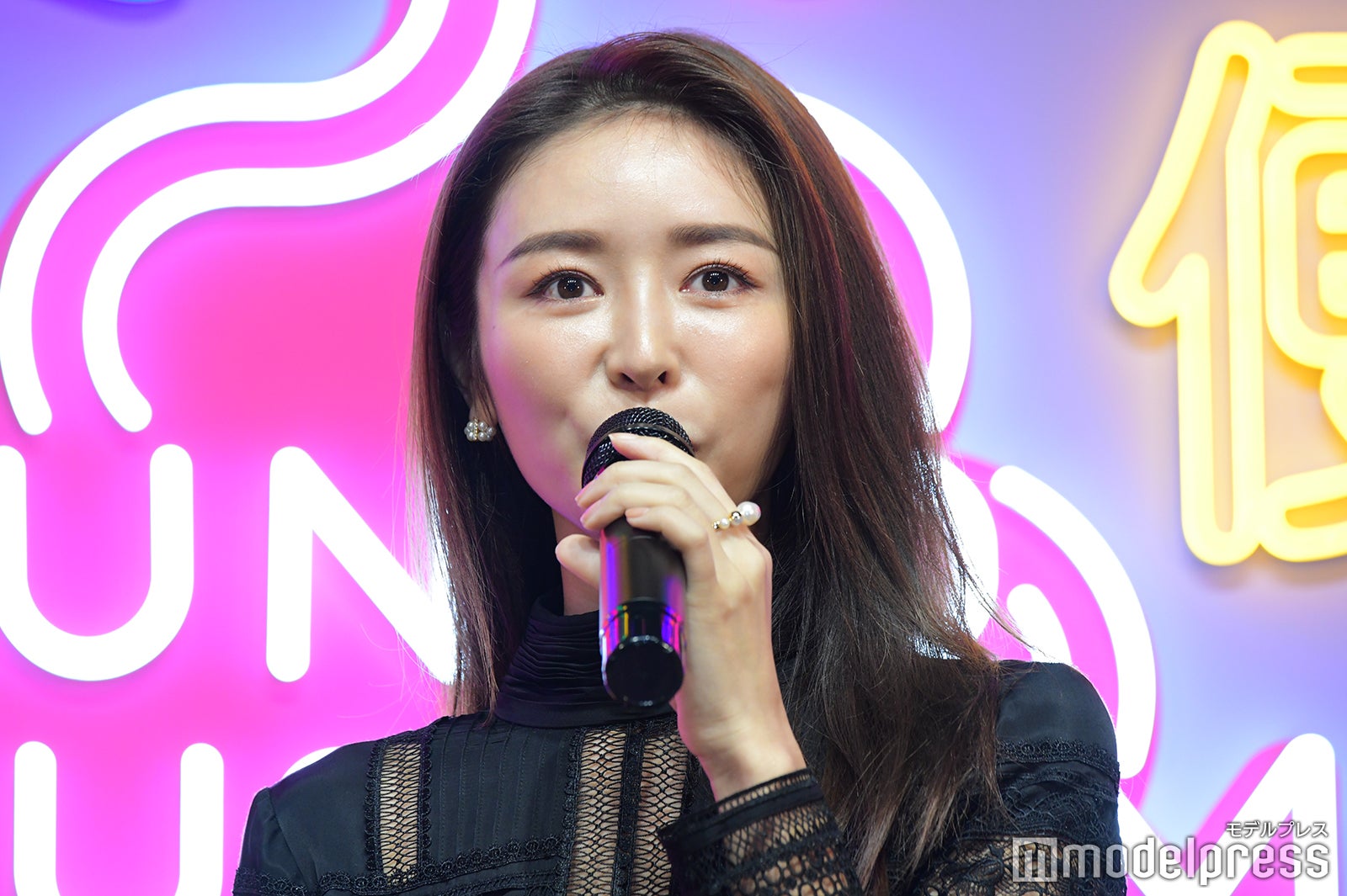 加治ひとみ（C）モデルプレス