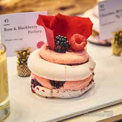 バラを用いたスイーツも見逃せない(C)モデルプレス