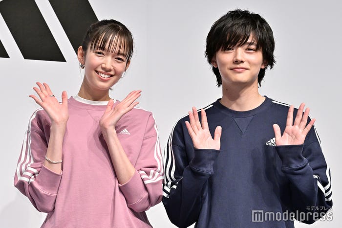 佐藤栞里、櫻井海音(C)モデルプレス