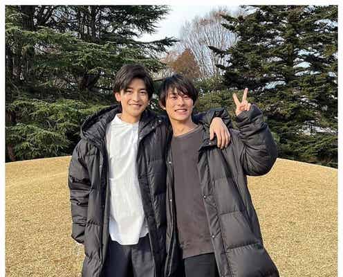 高橋文哉&前田拳太郎、“仮面ライダーコンビ”2ショット公開「令和ライダー最高」「激アツすぎる」の声