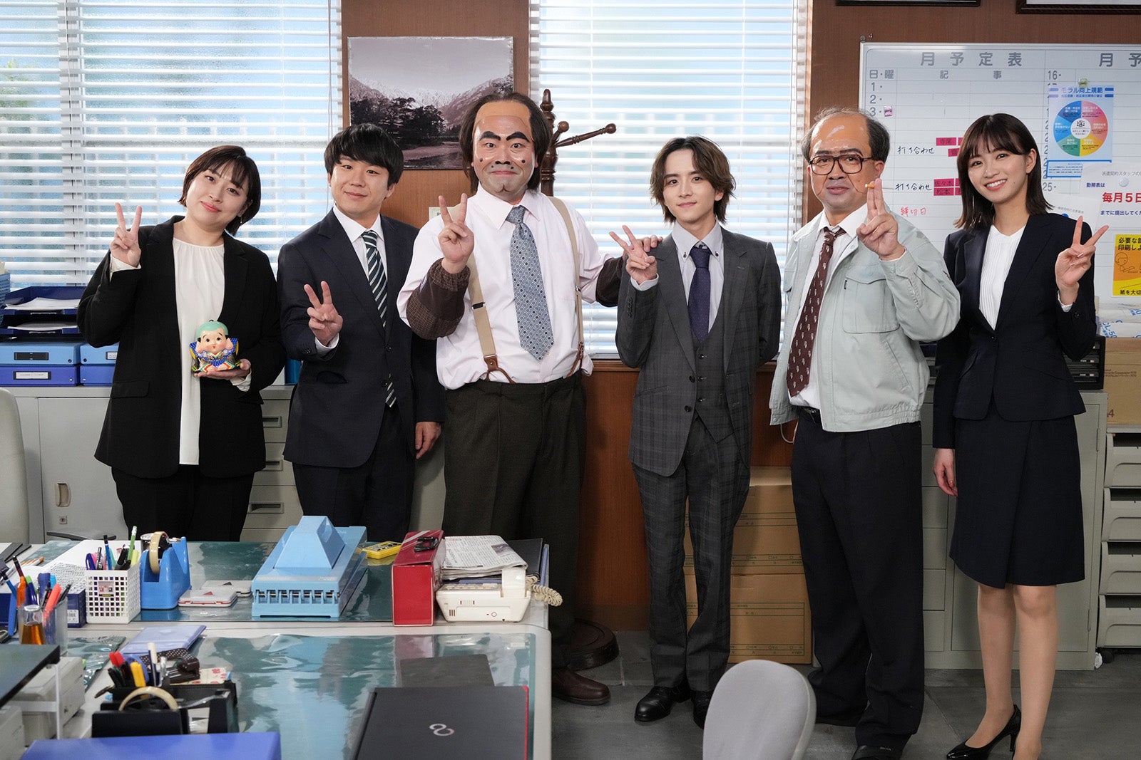 （左から）丸山礼、秋山寛貴、岡部大、板垣李光人、松尾駿、岡崎紗絵 （C）フジテレビ