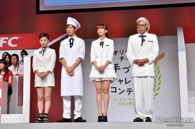 左から：はしのえみ、寺田真二郎、優木まおみ、チュートリアル徳井義実