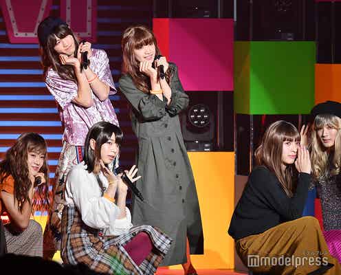 M!LK、女装姿で全力パフォーマンス 欠席の佐野勇斗からメッセージも<ViVi Night>