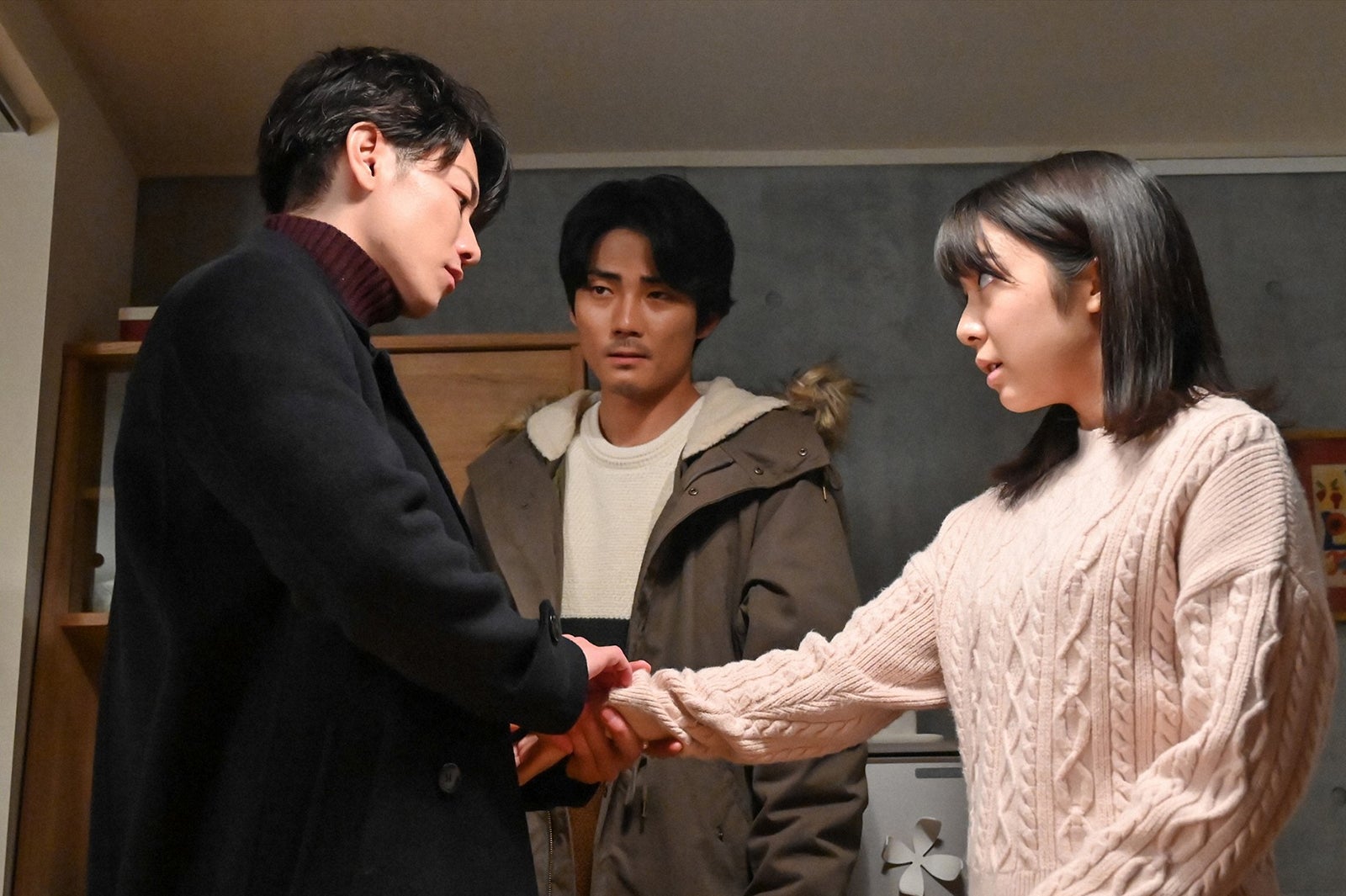 佐藤健、毎熊克哉、上白石萌音／「恋はつづくよどこまでも」第3話より（C）TBS