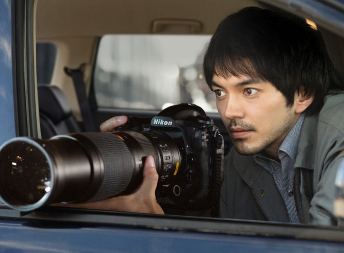 林遣都(C)2023 映画「隣人X 疑惑の彼女」製作委員会(C)パリュスあや子/講談社