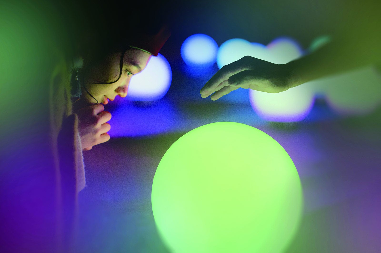 光の遊園地光るボールイメージ／画像提供：タカショー