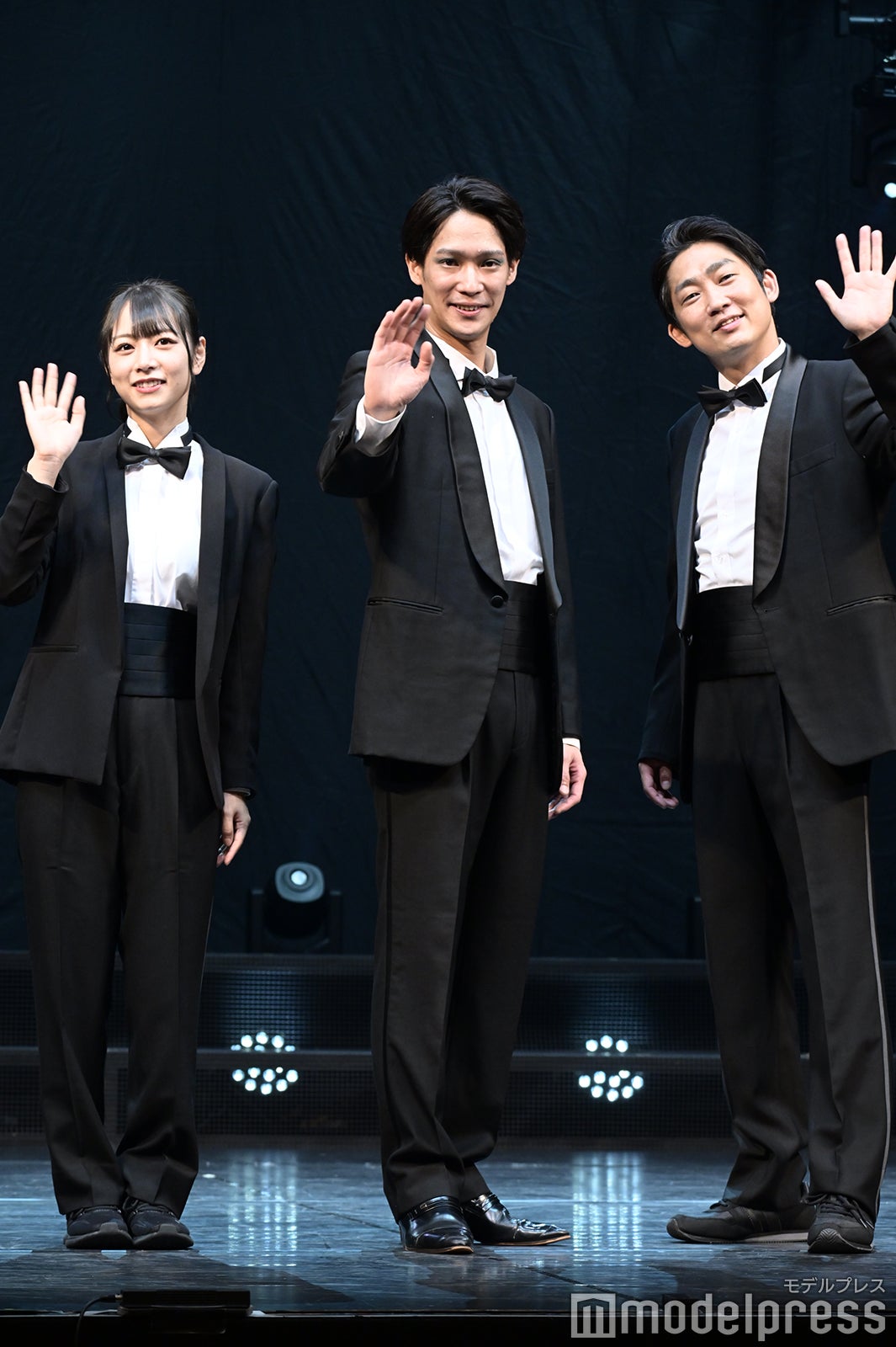 北野日奈子、味方良介、石田明（C）モデルプレス