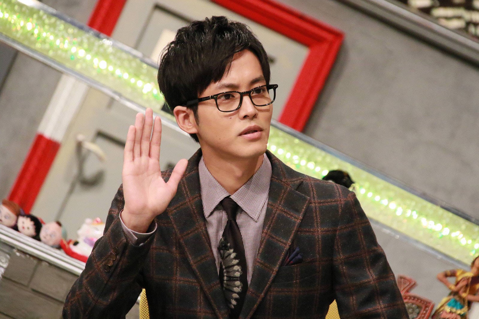 松坂桃李、立場逆転で芸人扱い？「勢いだけでやった」