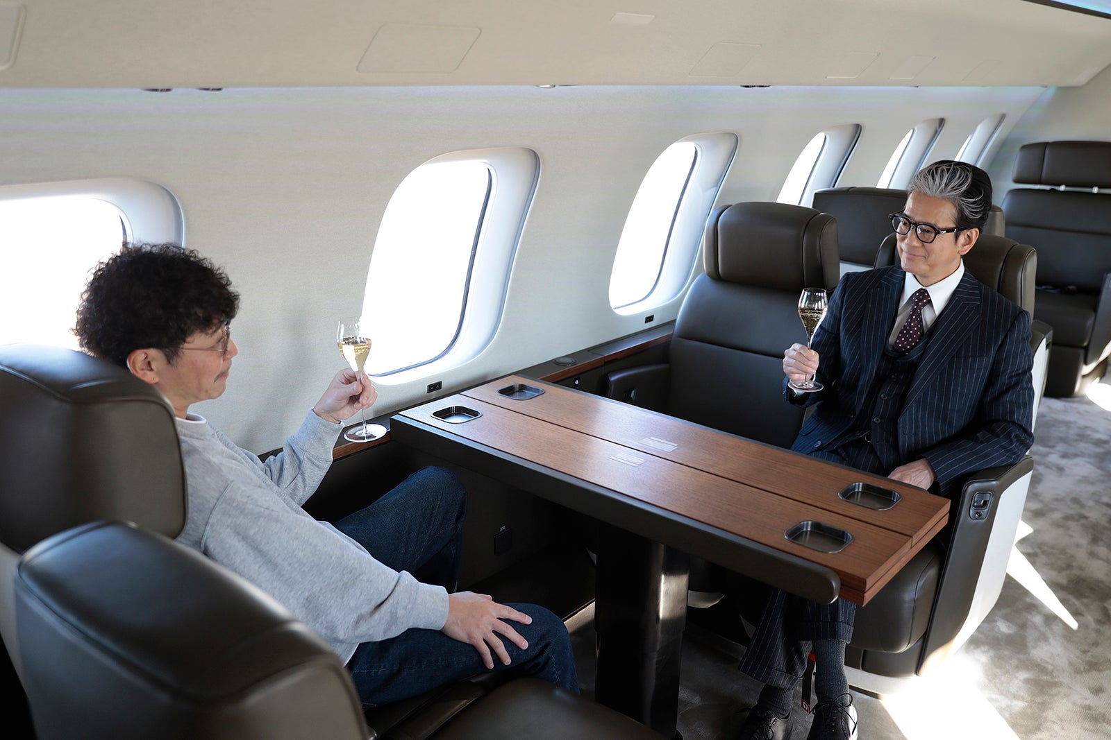 前澤友作、唐沢寿明「プライベートバンカー」第1話（C）テレビ朝日