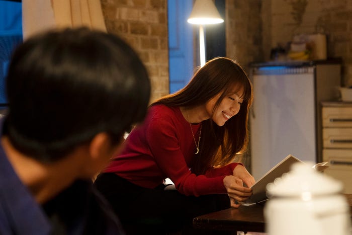 目黒蓮、有村架純(C)2022「月の満ち欠け」製作委員会