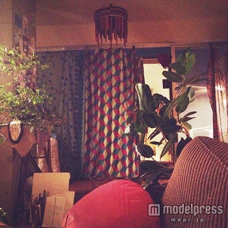 クッションや小物を変えるだけで簡単に部屋の印象もチェンジ