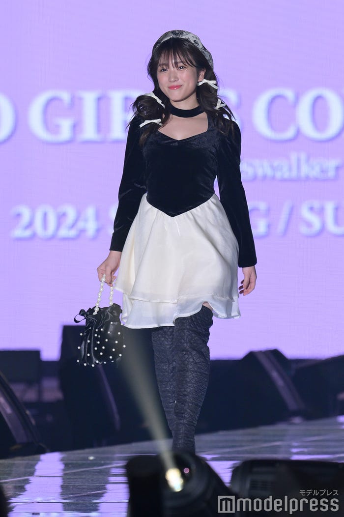 矢吹奈子(C)モデルプレス