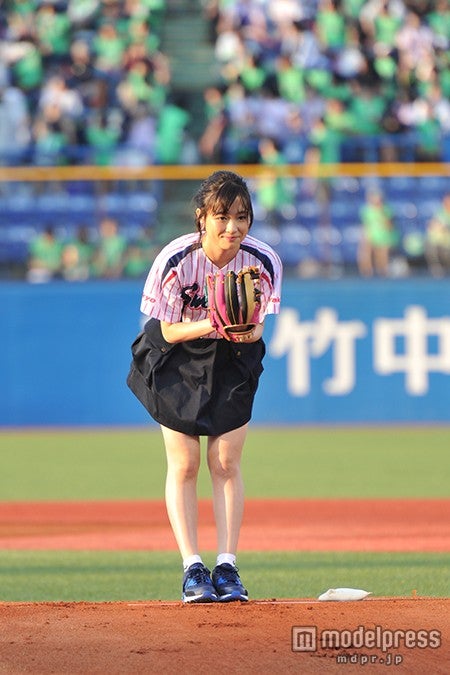 画像6 14 大原櫻子 人生初始球式はノーバンならず お兄ちゃん 福士蒼汰からレクチャーも モデルプレス