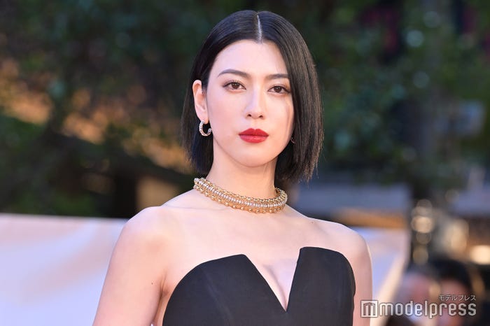 イメージチェンジ前の三吉彩花(C)モデルプレス