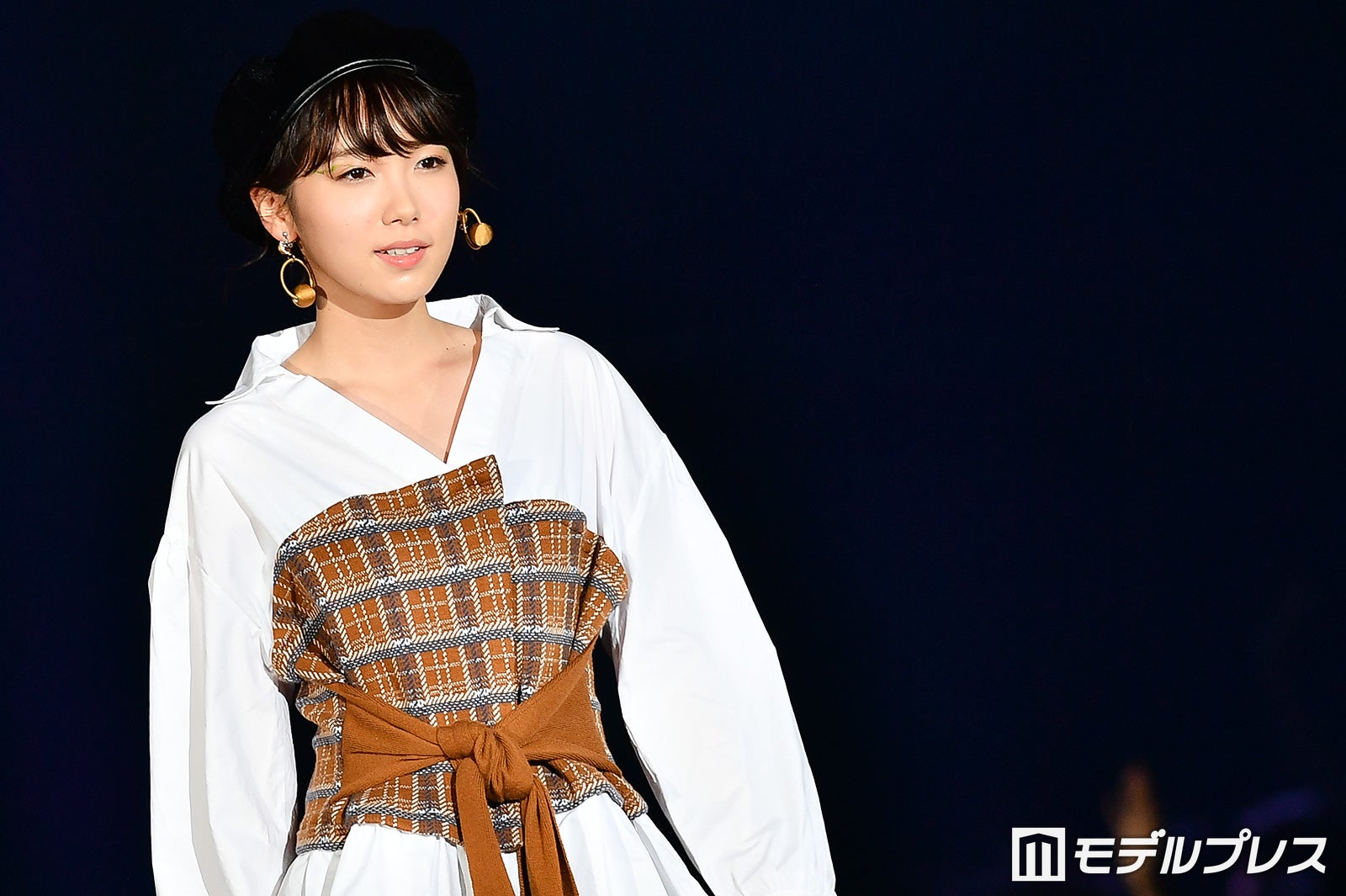 飯豊まりえ ファッションステージでトリ飾る デコルテ輝く大人スタイル Tgc富山18 モデルプレス